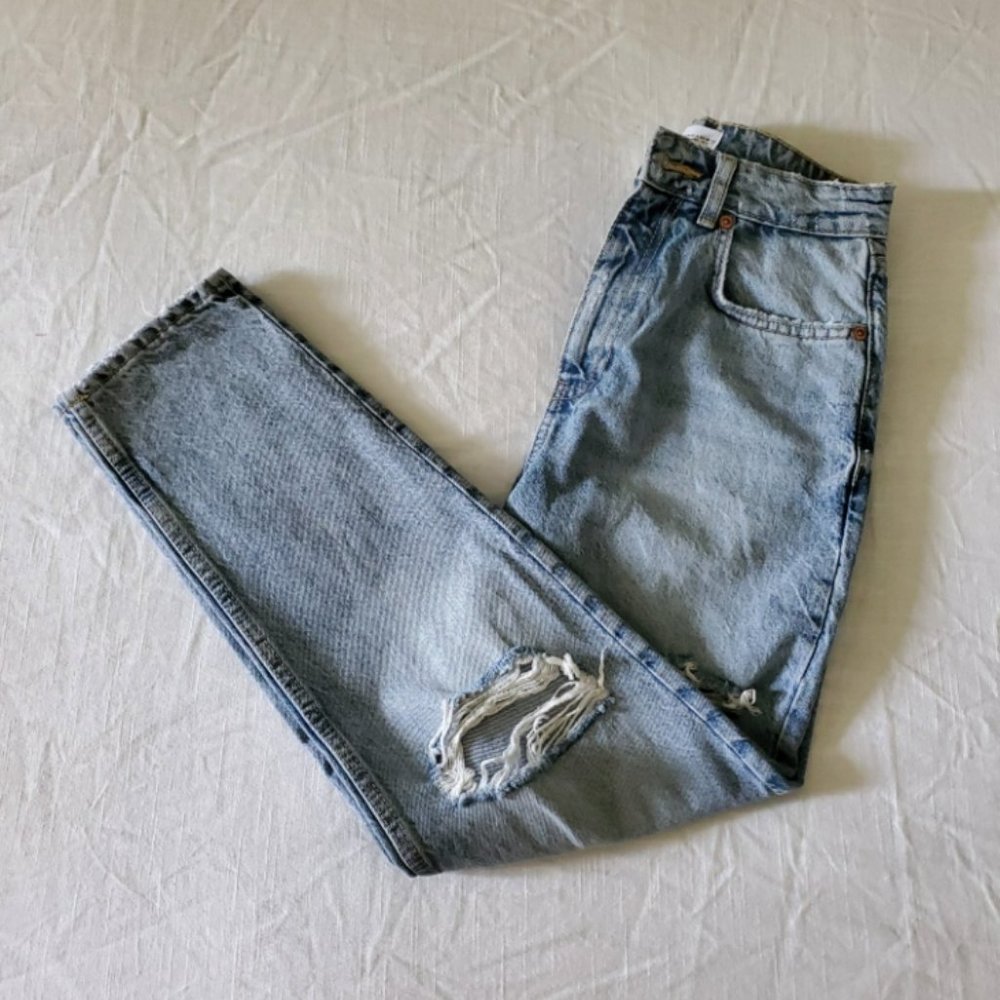 ZARA Mom Ripped Jeans